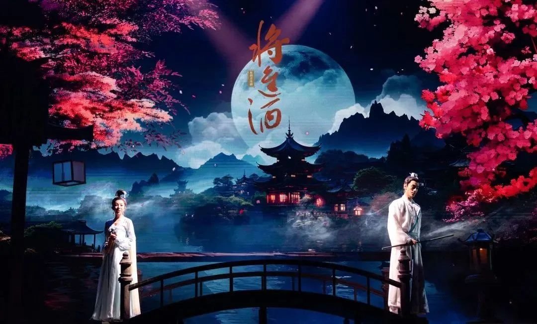 “擺爛”、“演唱會不唱歌”的伍佰？舞臺背后的LED大屏可不“擺爛”